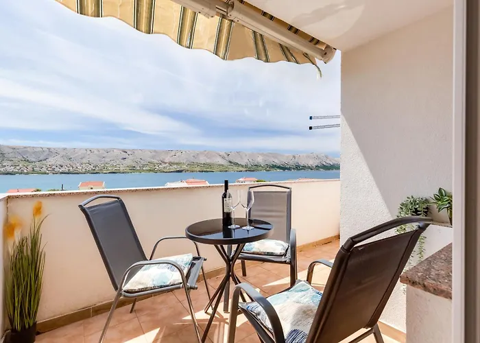 Filip Lejlighed Pag Town